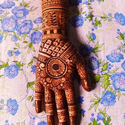 Mehendi artist Mrs. Puspita Das in Khamargachi 3
